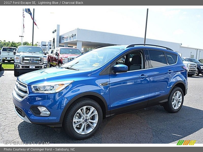 Lightning Blue / Charcoal Black 2017 Ford Escape SE