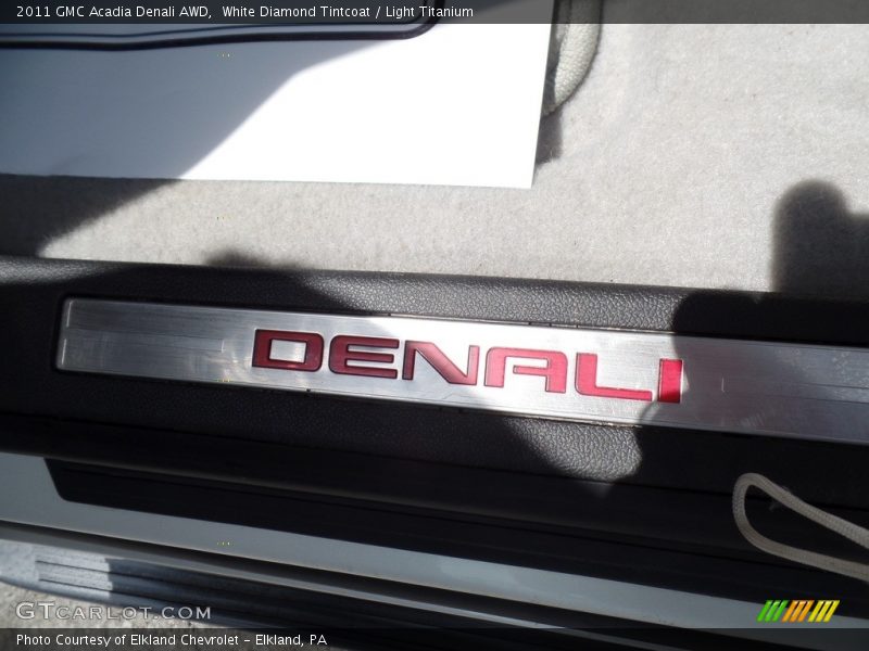White Diamond Tintcoat / Light Titanium 2011 GMC Acadia Denali AWD