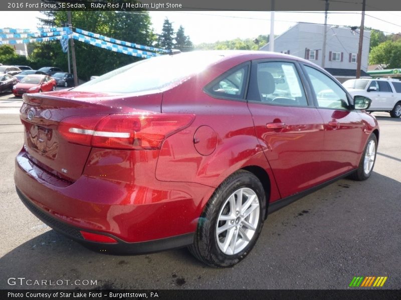 Ruby Red / Medium Light Stone 2016 Ford Focus SE Sedan