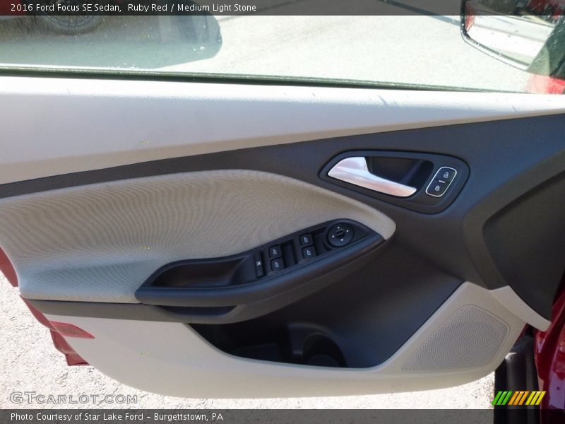Ruby Red / Medium Light Stone 2016 Ford Focus SE Sedan