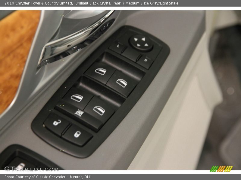 Brilliant Black Crystal Pearl / Medium Slate Gray/Light Shale 2010 Chrysler Town & Country Limited