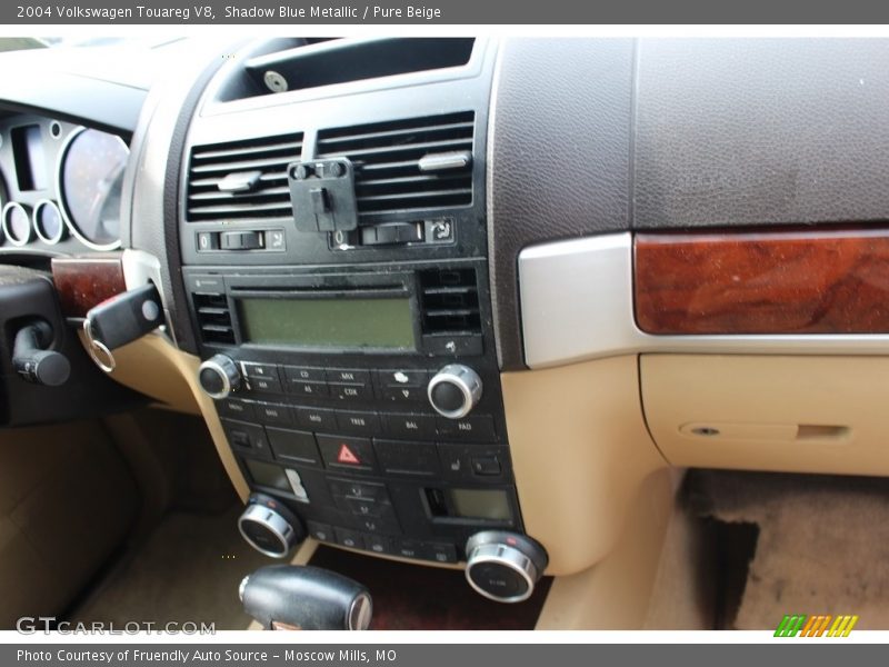 Shadow Blue Metallic / Pure Beige 2004 Volkswagen Touareg V8