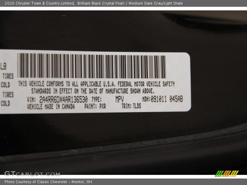 Brilliant Black Crystal Pearl / Medium Slate Gray/Light Shale 2010 Chrysler Town & Country Limited