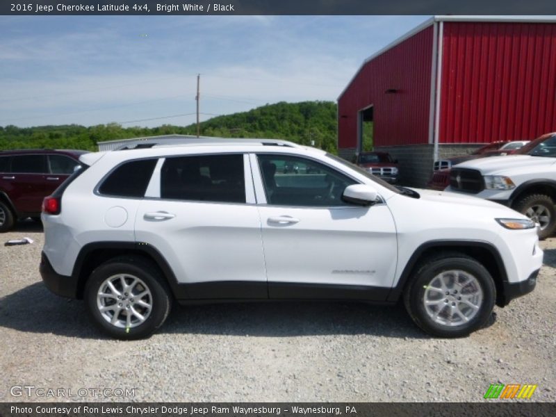 Bright White / Black 2016 Jeep Cherokee Latitude 4x4