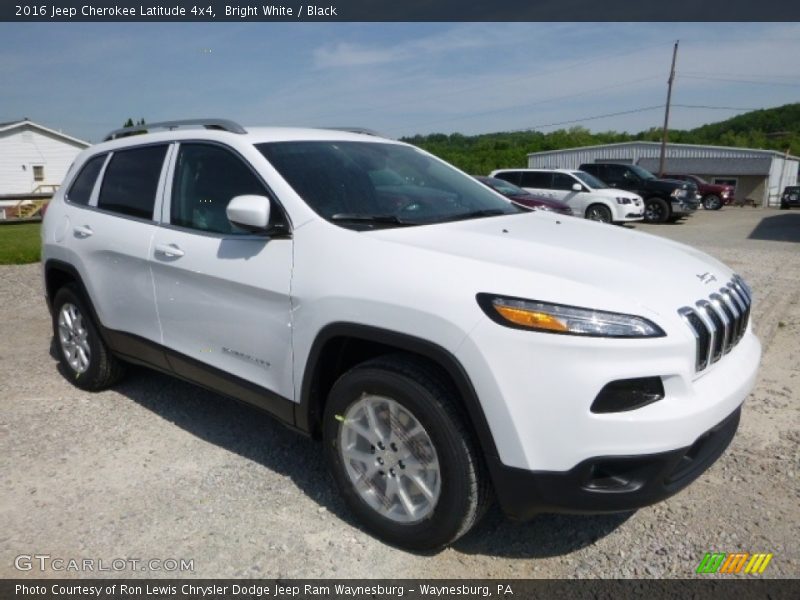 Bright White / Black 2016 Jeep Cherokee Latitude 4x4