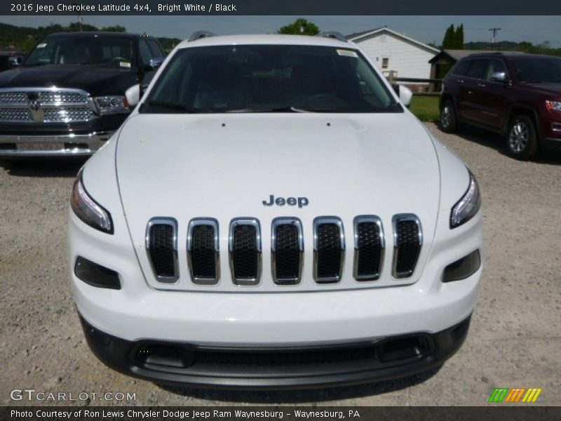 Bright White / Black 2016 Jeep Cherokee Latitude 4x4