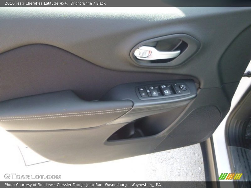 Bright White / Black 2016 Jeep Cherokee Latitude 4x4