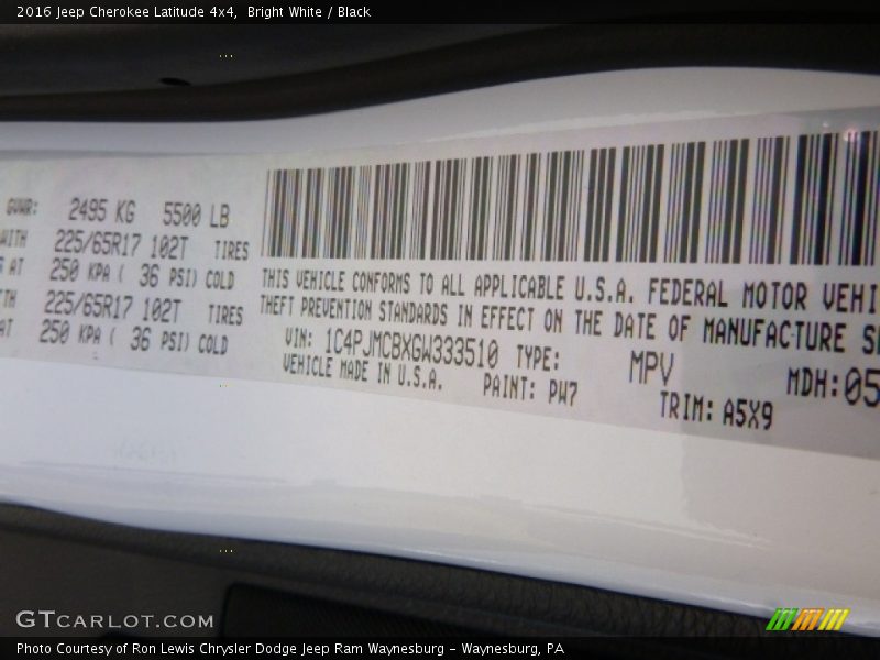 Bright White / Black 2016 Jeep Cherokee Latitude 4x4