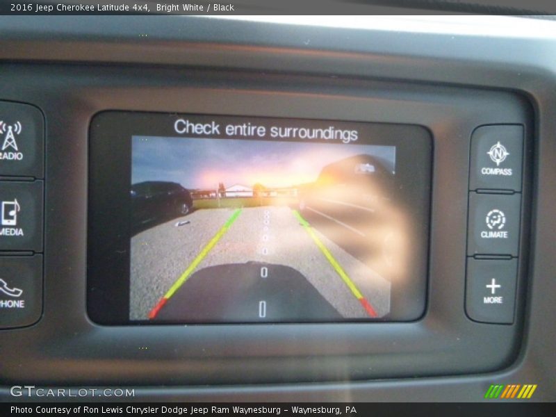 Bright White / Black 2016 Jeep Cherokee Latitude 4x4