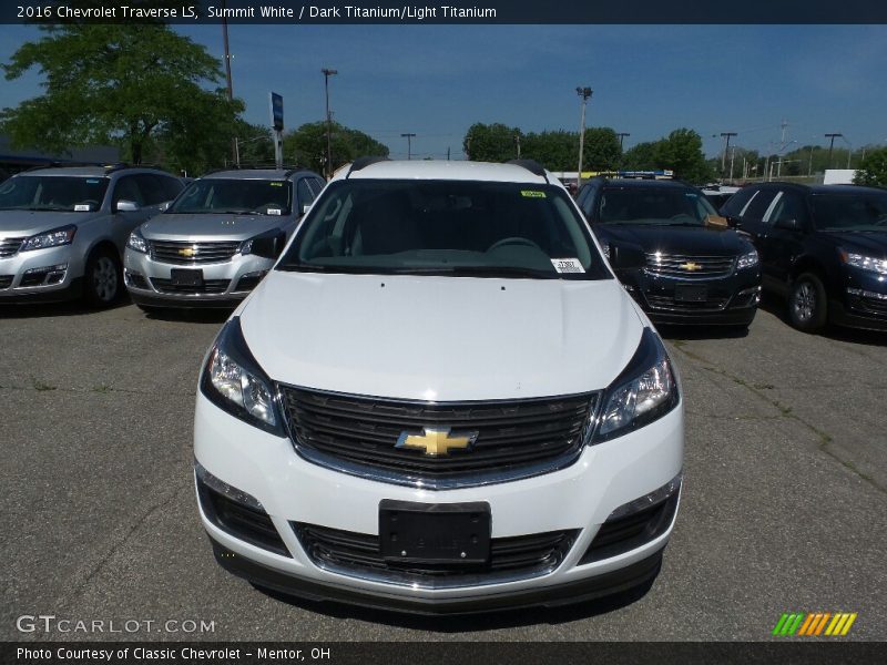 Summit White / Dark Titanium/Light Titanium 2016 Chevrolet Traverse LS