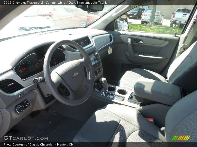 Summit White / Dark Titanium/Light Titanium 2016 Chevrolet Traverse LS