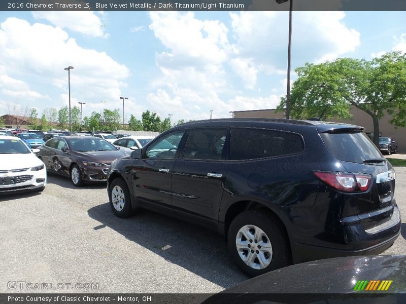 Blue Velvet Metallic / Dark Titanium/Light Titanium 2016 Chevrolet Traverse LS