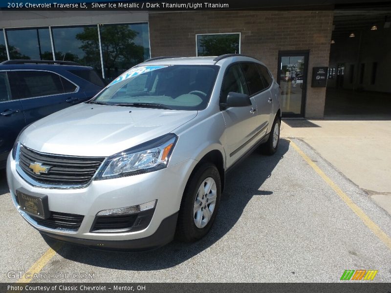 Silver Ice Metallic / Dark Titanium/Light Titanium 2016 Chevrolet Traverse LS
