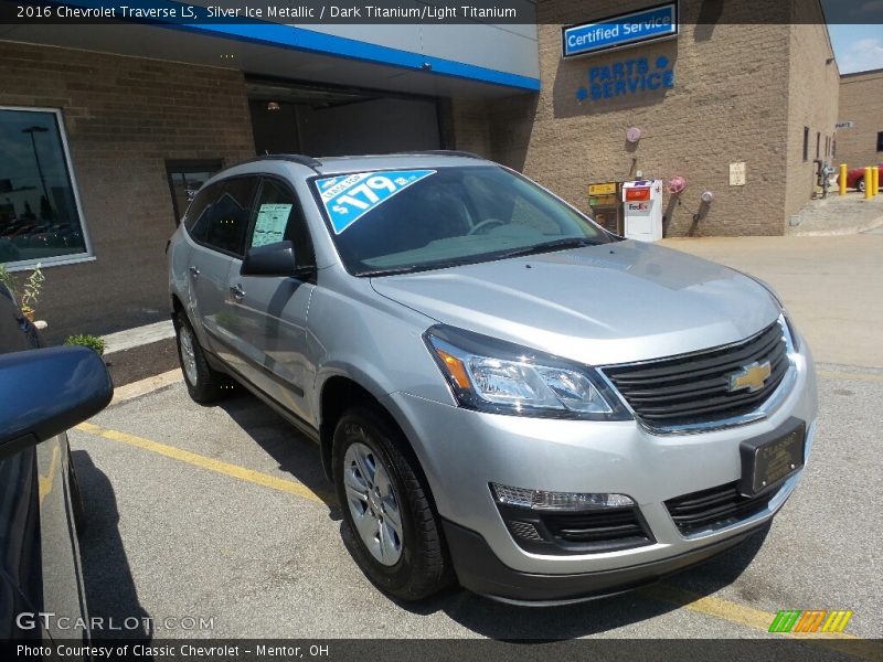 Silver Ice Metallic / Dark Titanium/Light Titanium 2016 Chevrolet Traverse LS