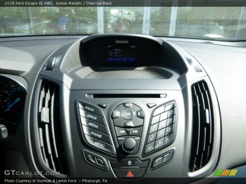 Sunset Metallic / Charcoal Black 2016 Ford Escape SE 4WD