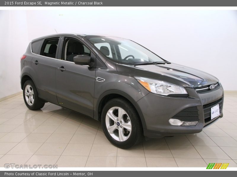 Magnetic Metallic / Charcoal Black 2015 Ford Escape SE
