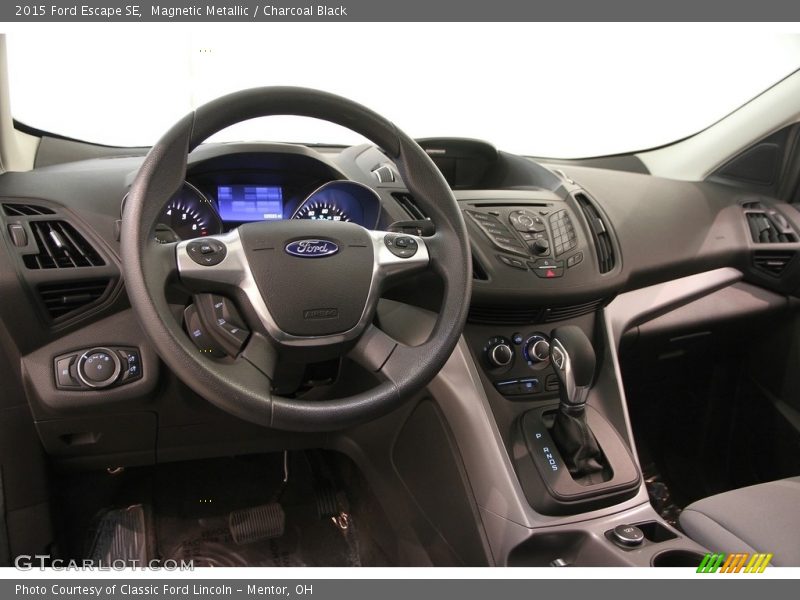 Magnetic Metallic / Charcoal Black 2015 Ford Escape SE
