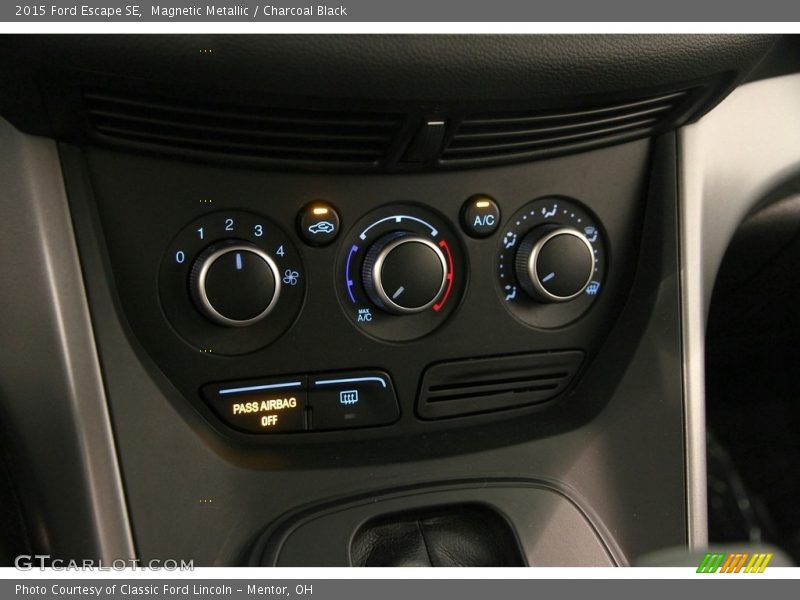 Magnetic Metallic / Charcoal Black 2015 Ford Escape SE