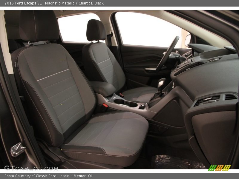 Magnetic Metallic / Charcoal Black 2015 Ford Escape SE