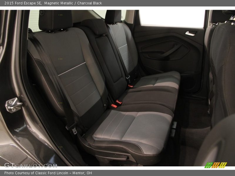 Magnetic Metallic / Charcoal Black 2015 Ford Escape SE