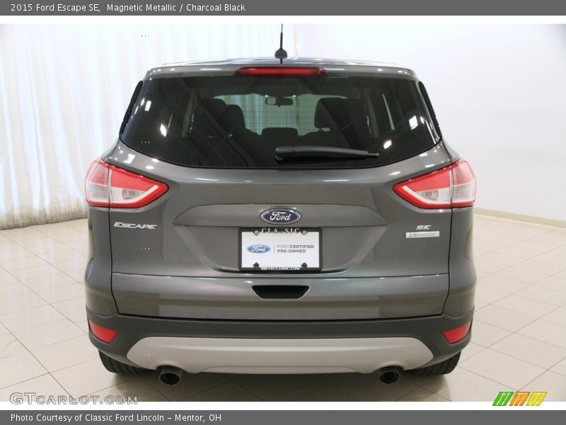 Magnetic Metallic / Charcoal Black 2015 Ford Escape SE
