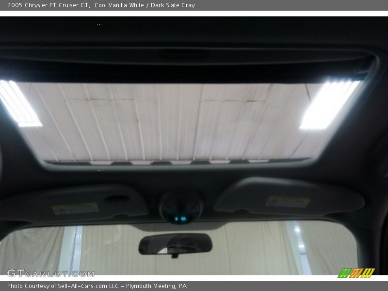 Cool Vanilla White / Dark Slate Gray 2005 Chrysler PT Cruiser GT
