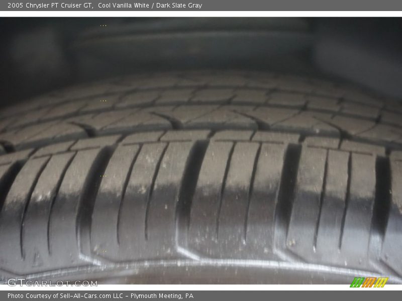 Cool Vanilla White / Dark Slate Gray 2005 Chrysler PT Cruiser GT