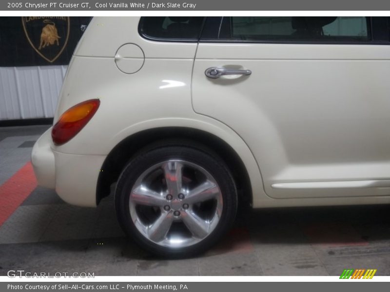 Cool Vanilla White / Dark Slate Gray 2005 Chrysler PT Cruiser GT