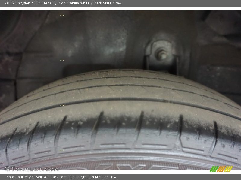 Cool Vanilla White / Dark Slate Gray 2005 Chrysler PT Cruiser GT