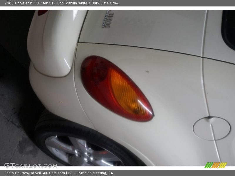 Cool Vanilla White / Dark Slate Gray 2005 Chrysler PT Cruiser GT