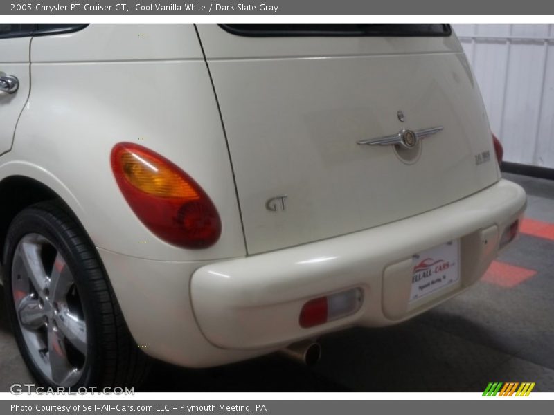 Cool Vanilla White / Dark Slate Gray 2005 Chrysler PT Cruiser GT