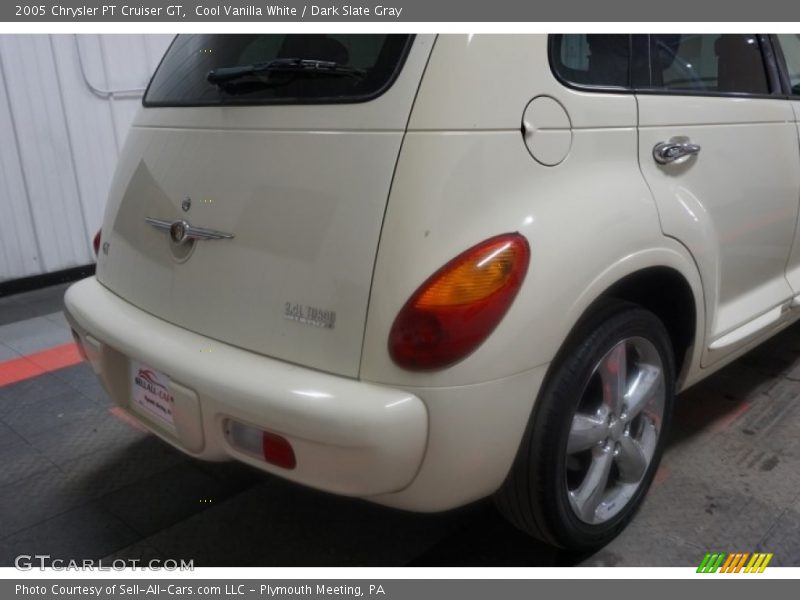 Cool Vanilla White / Dark Slate Gray 2005 Chrysler PT Cruiser GT