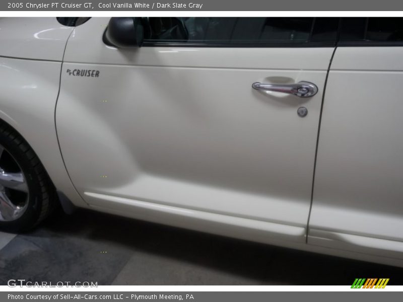 Cool Vanilla White / Dark Slate Gray 2005 Chrysler PT Cruiser GT