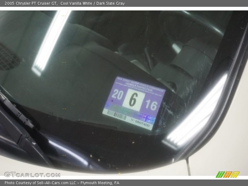Cool Vanilla White / Dark Slate Gray 2005 Chrysler PT Cruiser GT