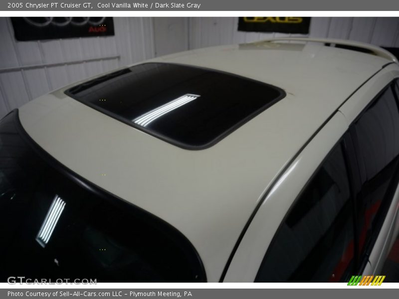 Cool Vanilla White / Dark Slate Gray 2005 Chrysler PT Cruiser GT
