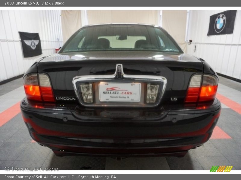 Black / Black 2003 Lincoln LS V8