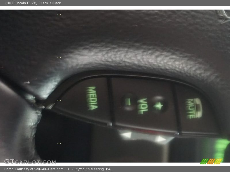 Black / Black 2003 Lincoln LS V8