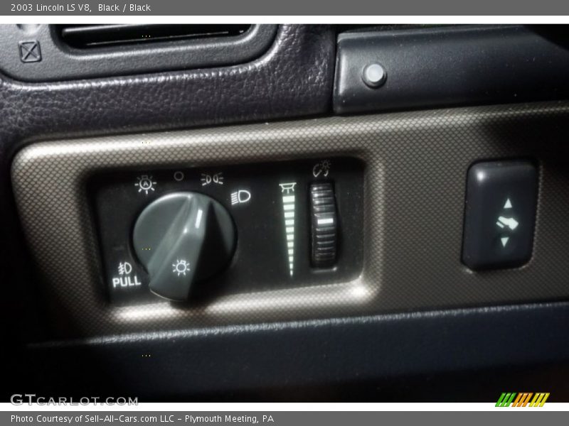 Black / Black 2003 Lincoln LS V8