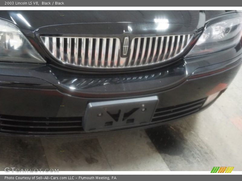 Black / Black 2003 Lincoln LS V8