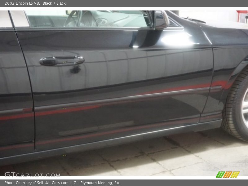 Black / Black 2003 Lincoln LS V8