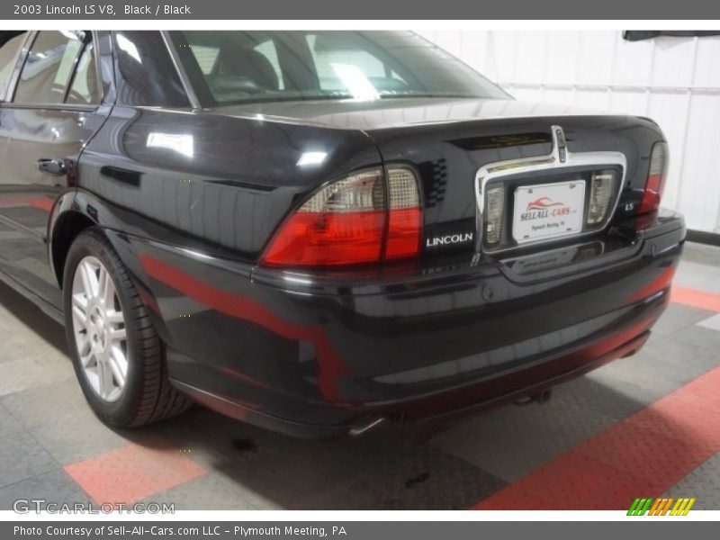 Black / Black 2003 Lincoln LS V8