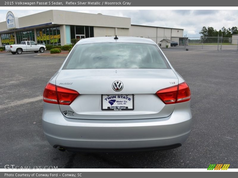 Reflex Silver Metallic / Moonrock Gray 2015 Volkswagen Passat S Sedan