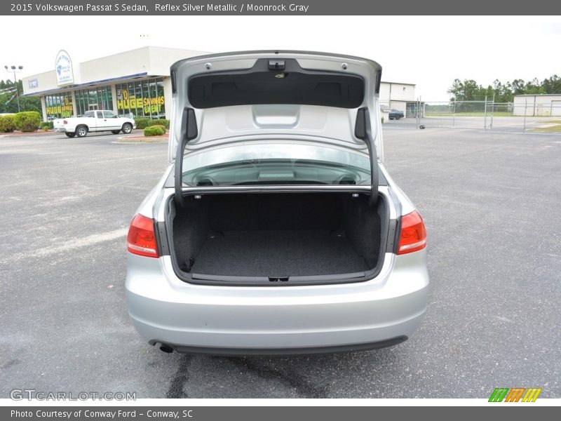 Reflex Silver Metallic / Moonrock Gray 2015 Volkswagen Passat S Sedan