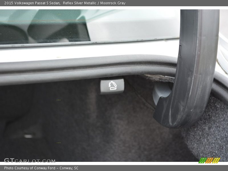 Reflex Silver Metallic / Moonrock Gray 2015 Volkswagen Passat S Sedan