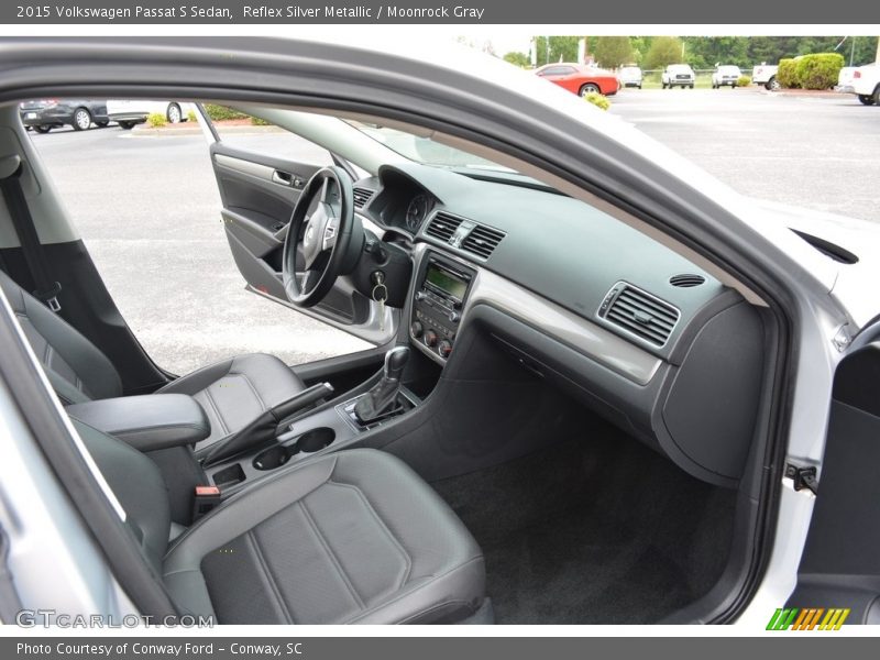 Reflex Silver Metallic / Moonrock Gray 2015 Volkswagen Passat S Sedan