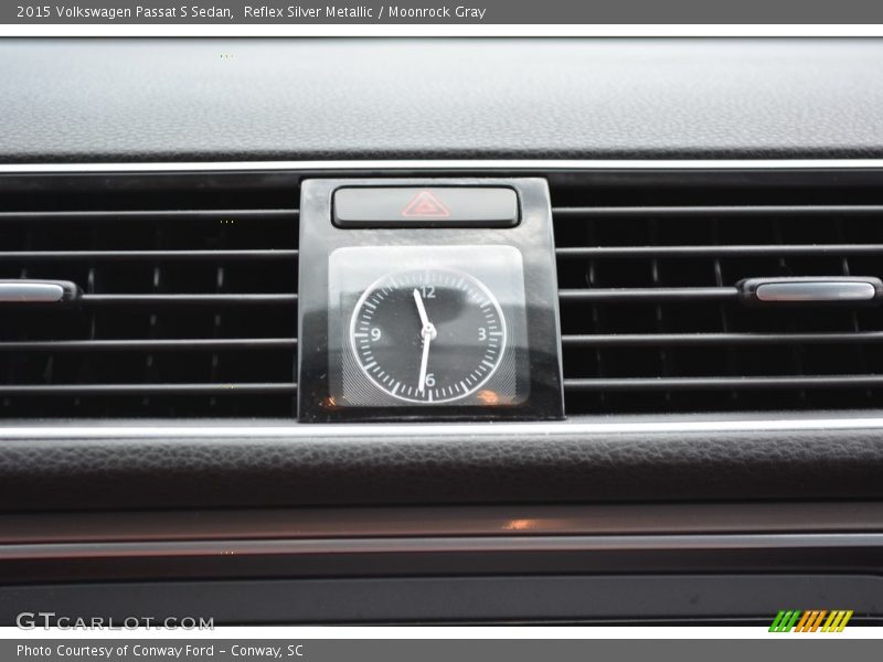 Reflex Silver Metallic / Moonrock Gray 2015 Volkswagen Passat S Sedan