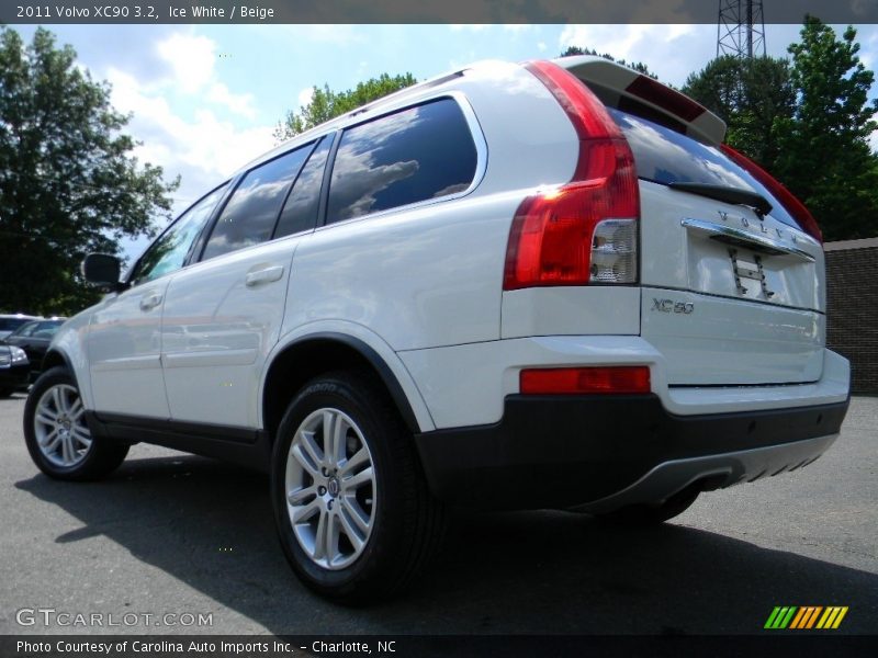 Ice White / Beige 2011 Volvo XC90 3.2