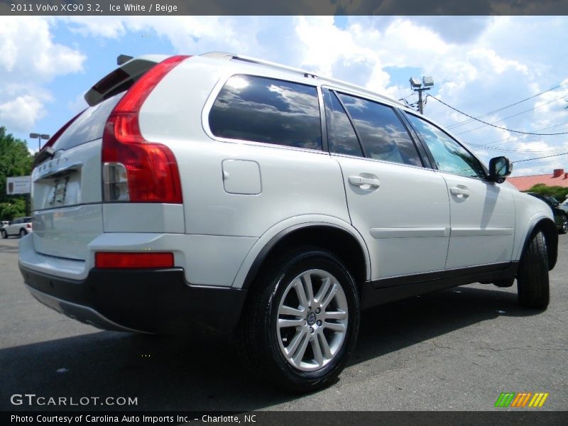 Ice White / Beige 2011 Volvo XC90 3.2