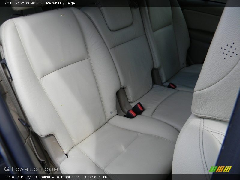 Ice White / Beige 2011 Volvo XC90 3.2