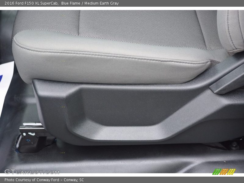 Blue Flame / Medium Earth Gray 2016 Ford F150 XL SuperCab